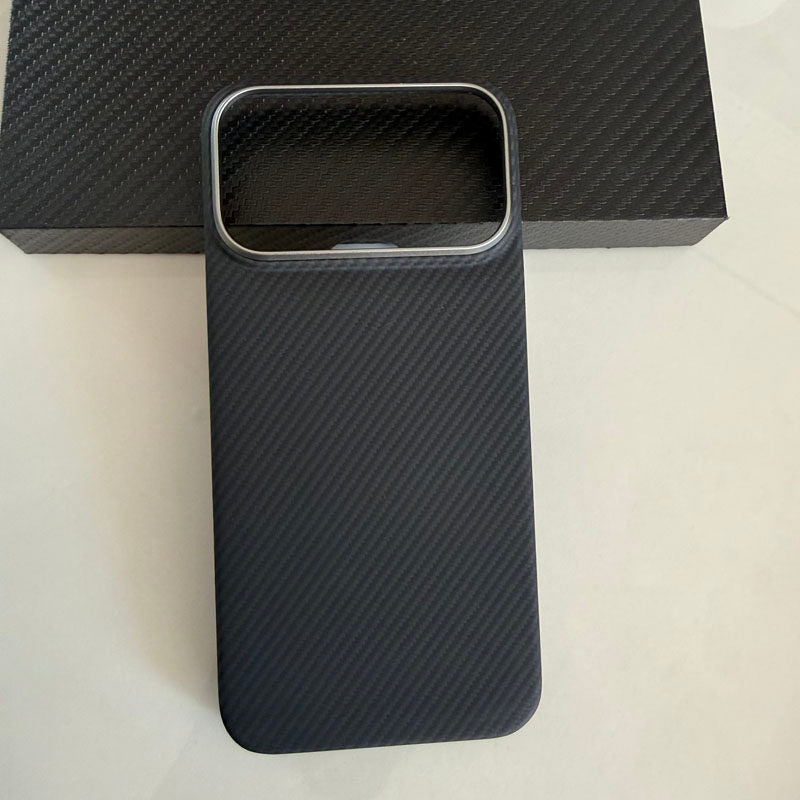 Ultra-thin aramid fiber magnetic attachment protection case
